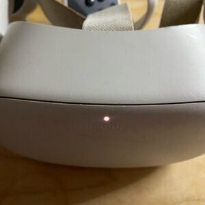 Oculus White Standalone VR Headset